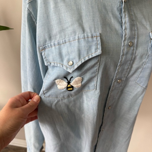 Vintage! Western Sewn Embroidered Light Blue Chambray Denim Shirt - Picture 4 of 14
